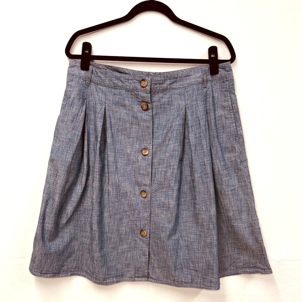 Lands' End, Size 12, Blue Chambray Skirt Front Button-Up Pockets Pleats Cotton